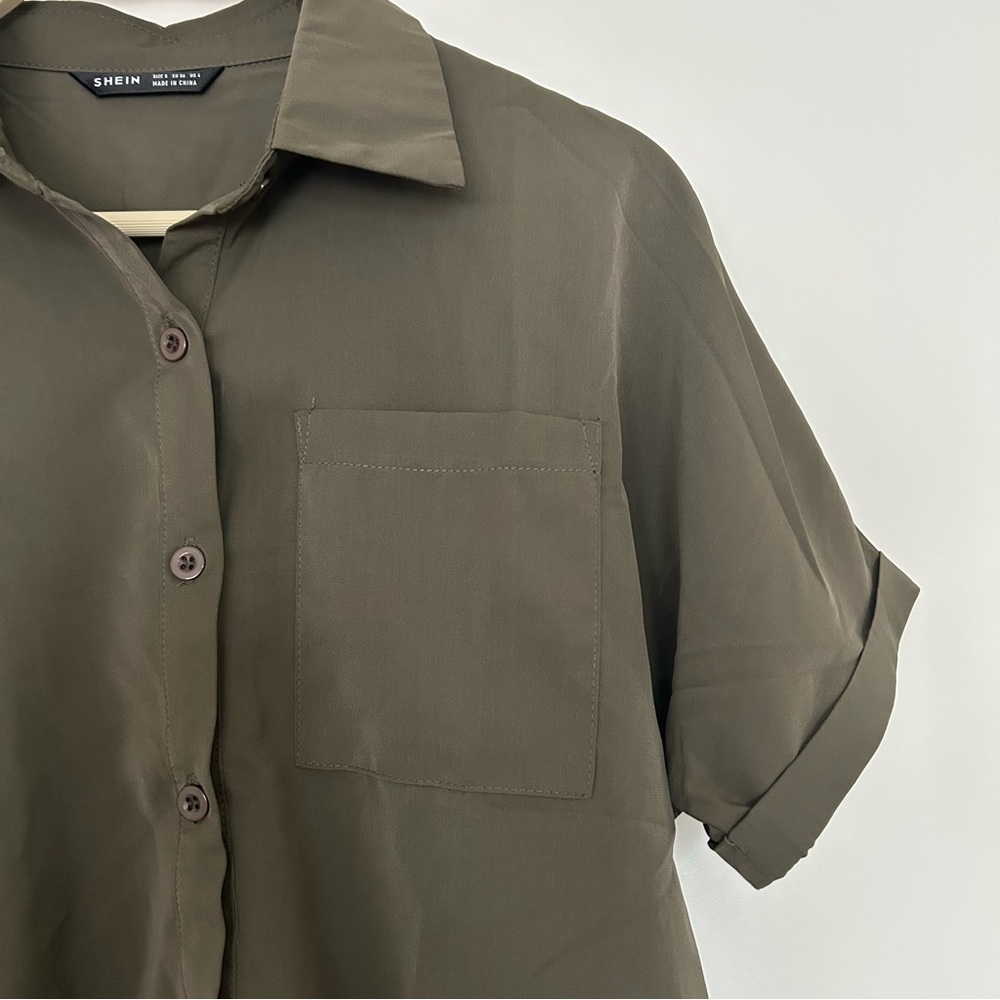 2 for 15 🌿🌱 Deep green oversized cuff sleeve collar neck blouse - Picture 5 of 8